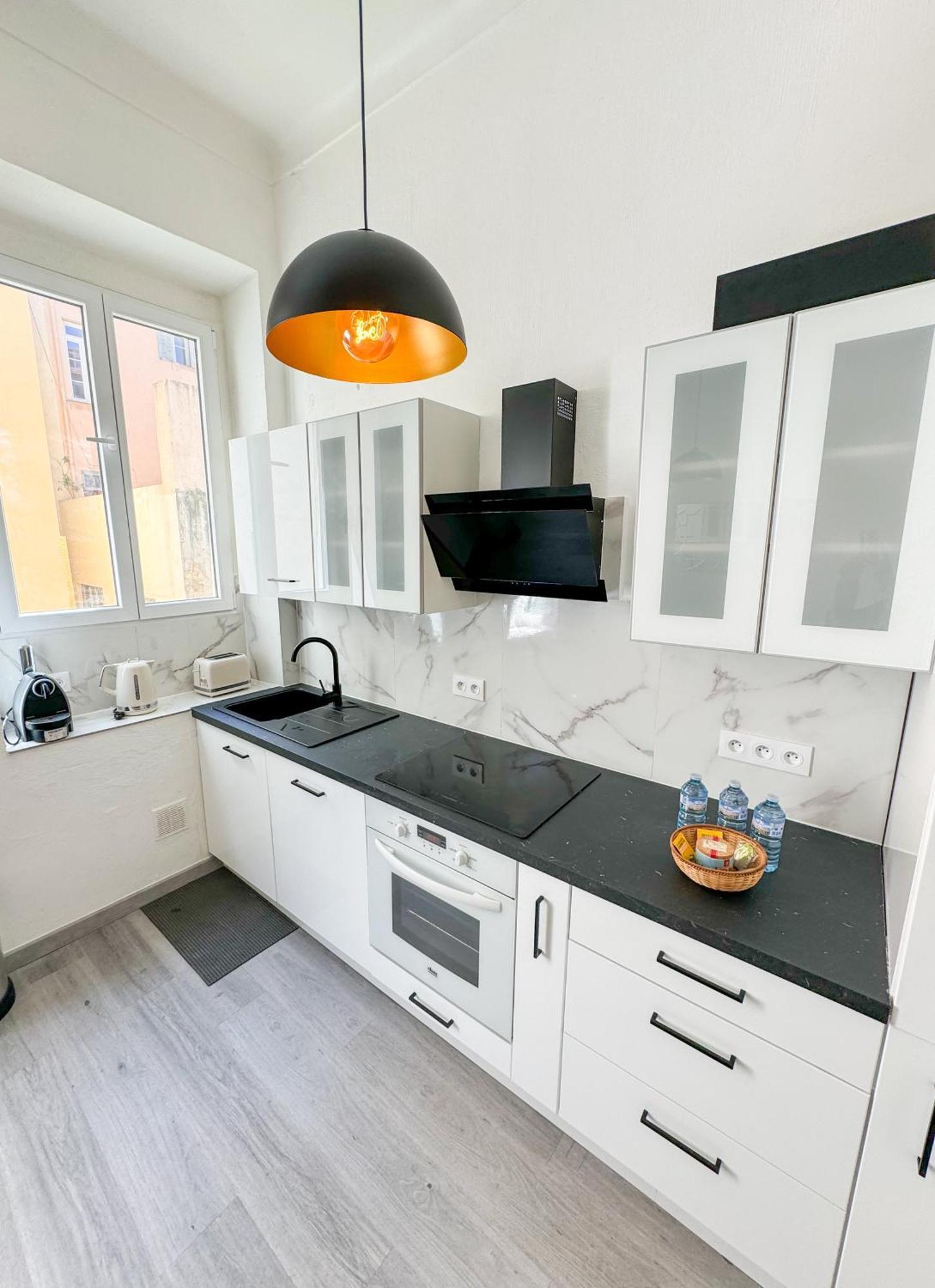 Apartment L'echappee De Riviera I Centre-ville I Climatise I Proche Gare Et I Ideal Couple Et Famille Nizza